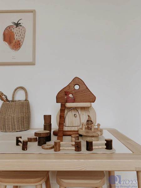 Q Toys Mushroom House