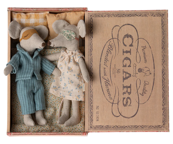 Maileg Mum & Dad in Cigarbox