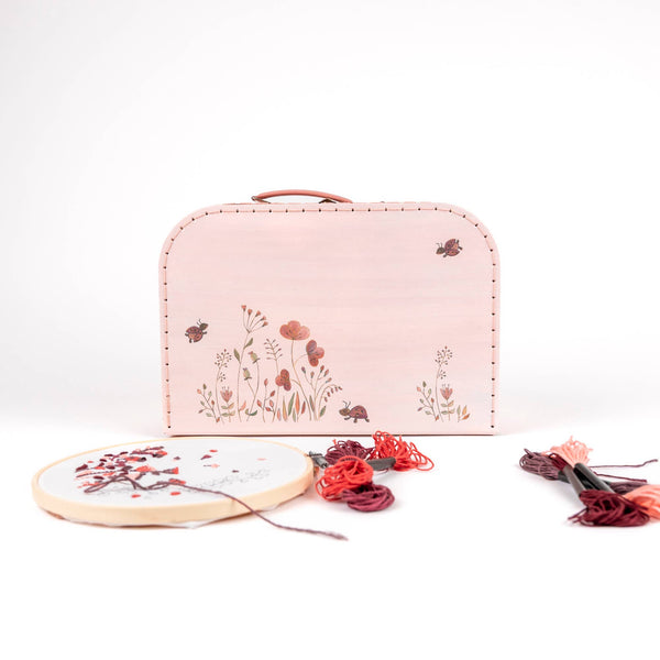 Egmont - Embroidery Kit