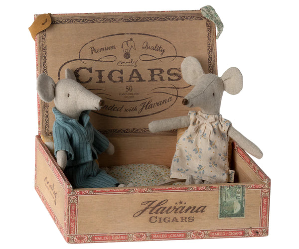 Maileg Mum & Dad in Cigarbox