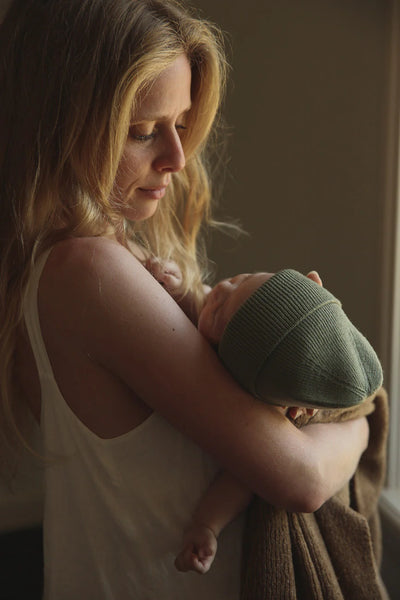 Hvid Beanie Fonzie Newborn ~ Artichoke