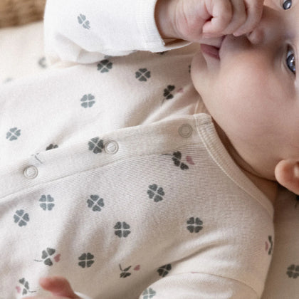 Nature Baby Cotton Stretch and Grow ~ Lucky Print
