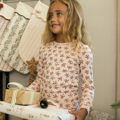 Rylee & Cru Organic LS Pajama Set ~ Holly Berry