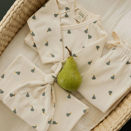 Nature Baby Welcome Home Gift Set ~ Petit Pear