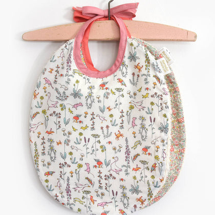 BARNABÉ AIME LE CAFÉ - Liberty® English Floral Baby Bib: Heavenly