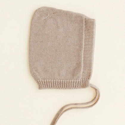 Hvid Pixie Bonnet Isidor ~ Sand