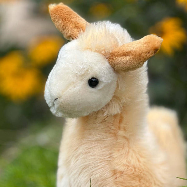 Auswella - Lana Llama Plush Toy