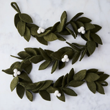 Global Goods Partners - Felt Mistletoe Garland: Default