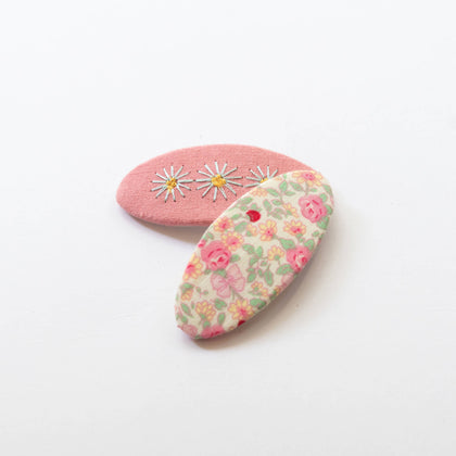 Tangle Shiny Stars - Embroidered hair snap clips (Coral Pink and Flowers)