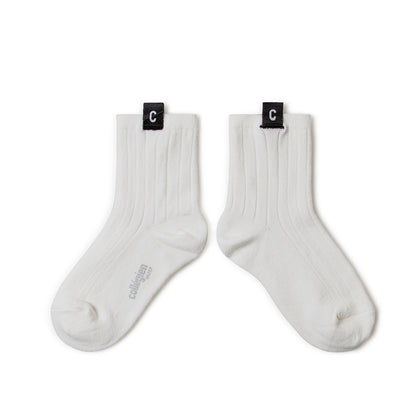 Collegien Cyril - Ribbed Ankle Socks with C Label ~ White