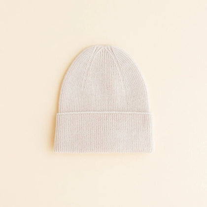 Hvid Beanie Fonzie Newborn ~ Cream