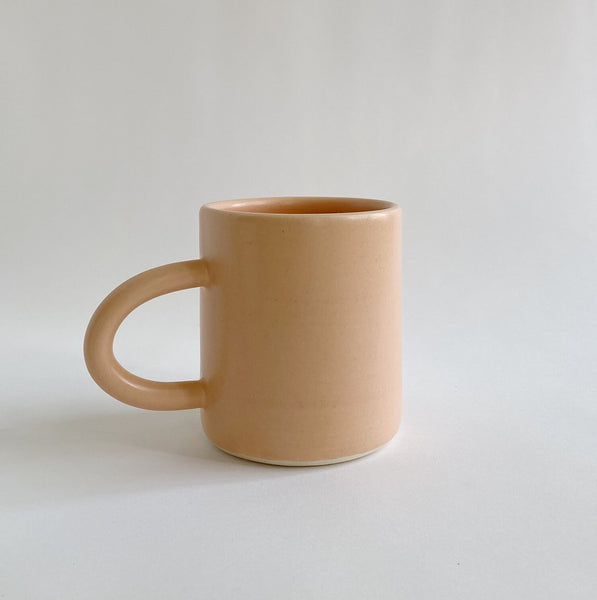 Tellefsen Atelier  - Curve Mug in Rosewater